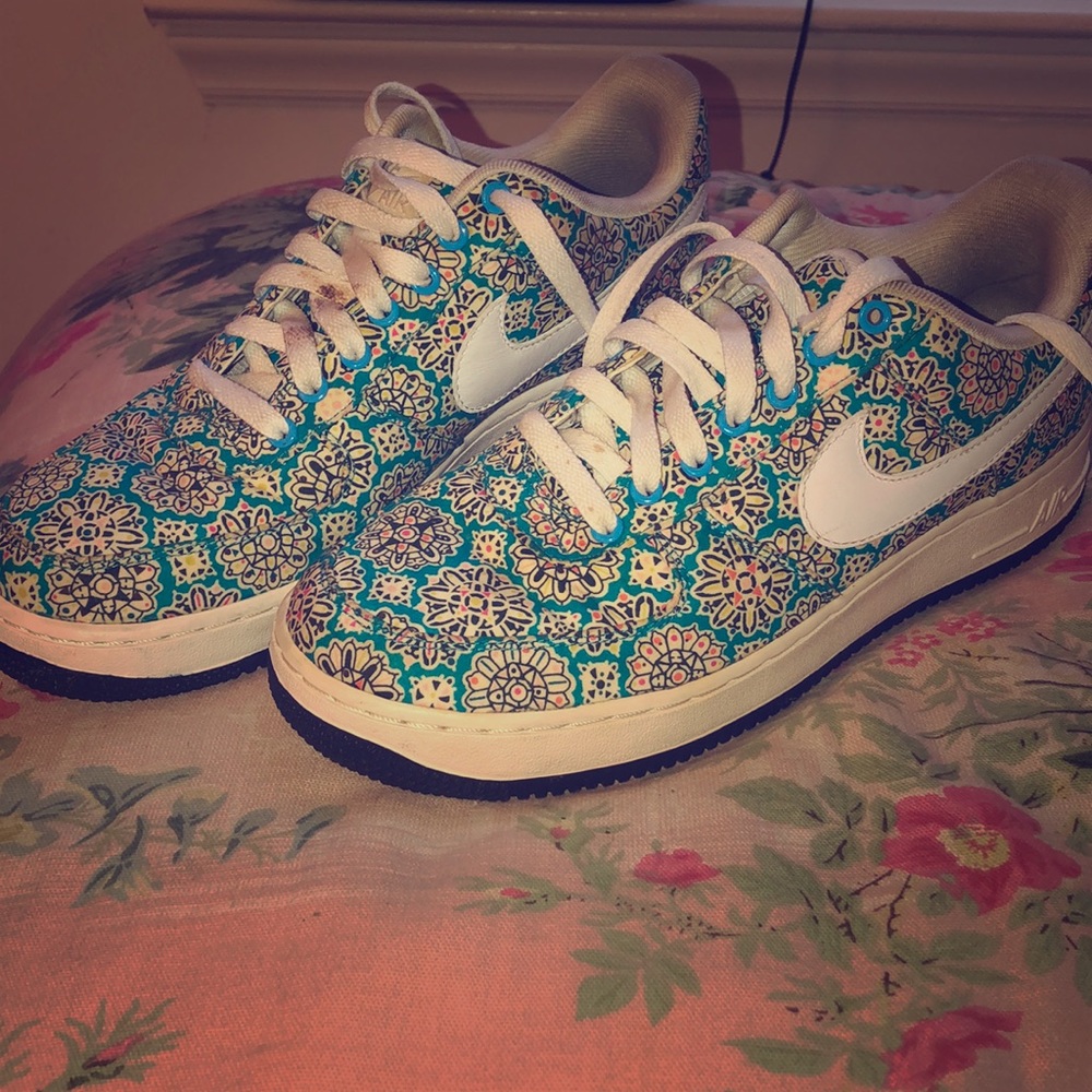 Flower print Nike air forces